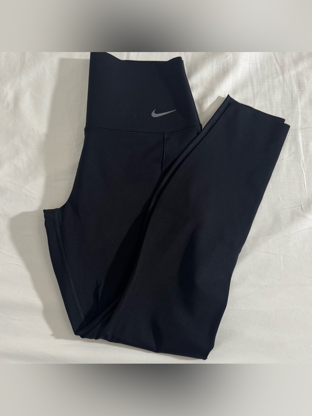 Women’s Nike Black Universa Leggings M